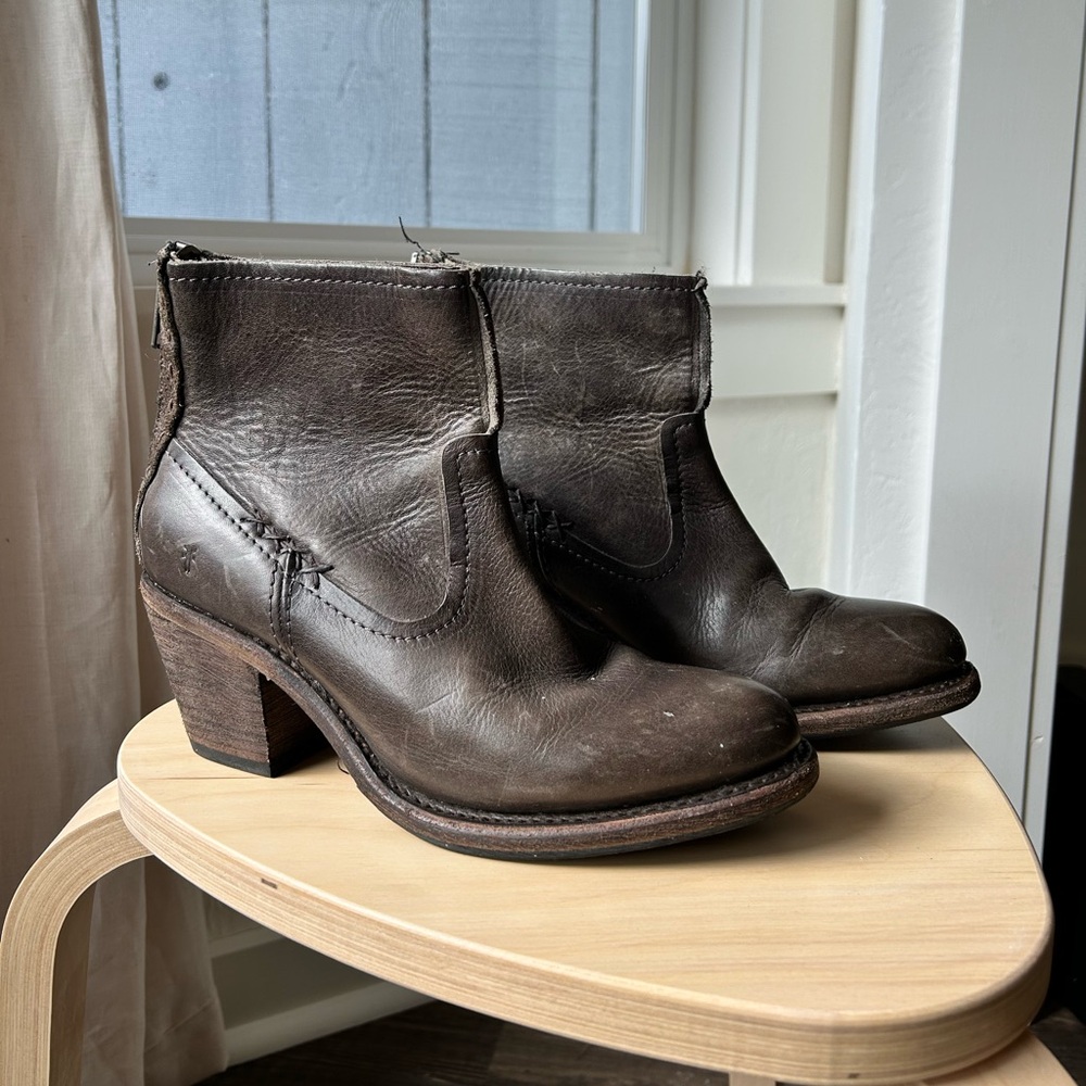 Frye Leslie Artisan Ankle Booties in Brown